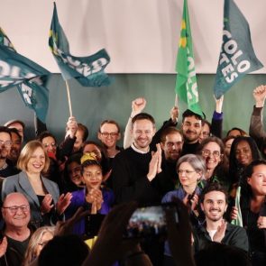 74b734f6-f3a8-4ba2-888f-d176cf0f7560